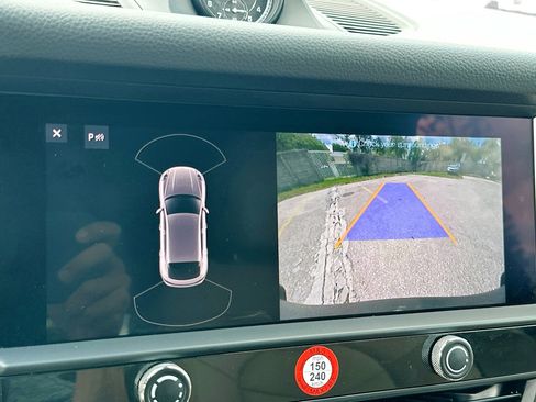 Used 2024 Porsche Macan S image 15