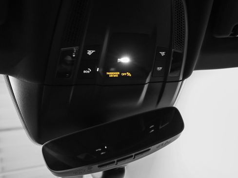 Certified 2025 Porsche Taycan AWD/4WD image 39
