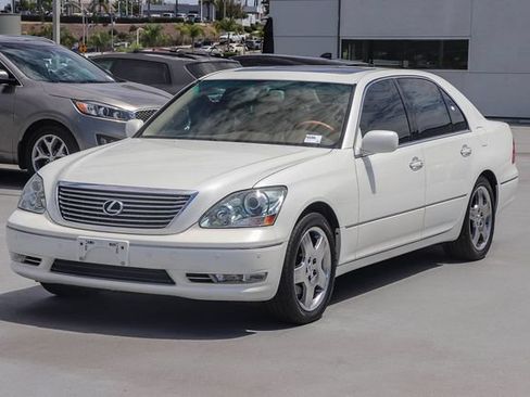 Used 2005 Lexus LS 430 RWD image 3