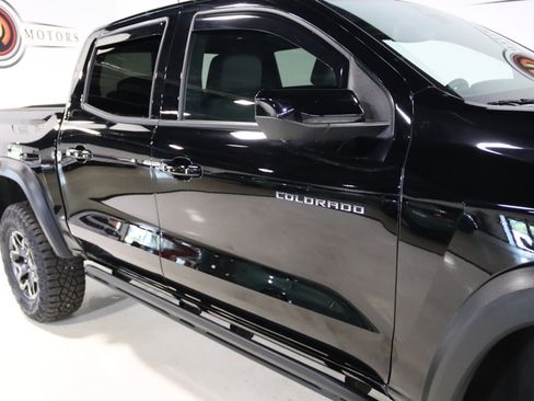 Used 2026 Chevrolet Colorado ZR2 w/ Technology Package AWD/4WD image 8