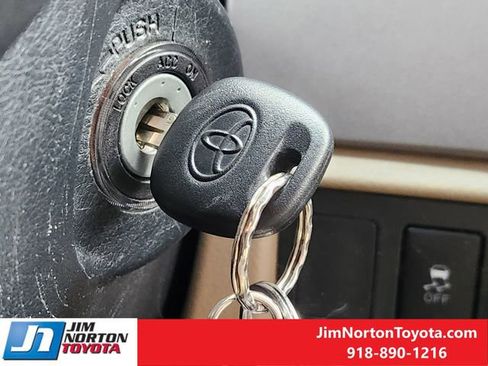 Used 2012 Toyota Tundra Limited w/ Memory Pkg image 23