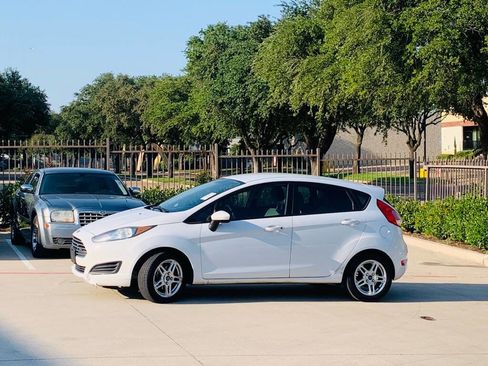 Used 2019 Ford Fiesta SE FWD image 5