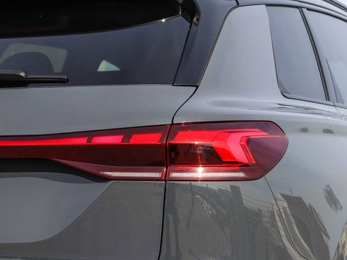 Used 2025 Audi Q6 e-tron Premium w/ Convenience Package image 10