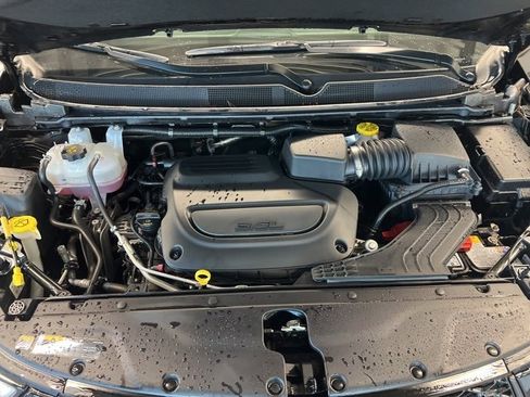 Used 2024 Chrysler Pacifica Limited w/ S Appearance Package image 13