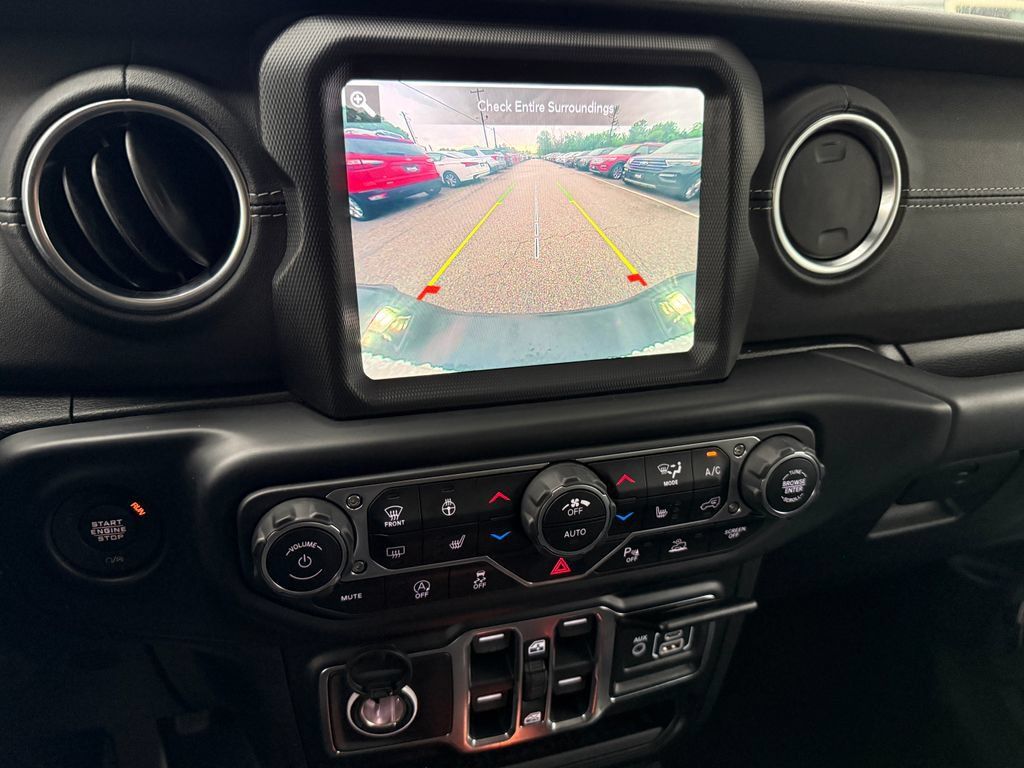 Used 2020 Jeep Gladiator Overland AWD/4WD image 30