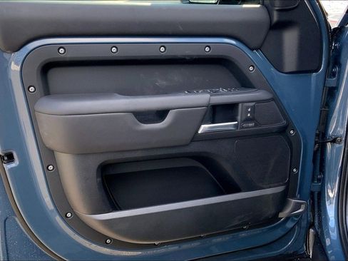 New 2026 Land Rover Defender 110 X-Dynamic SE image 10