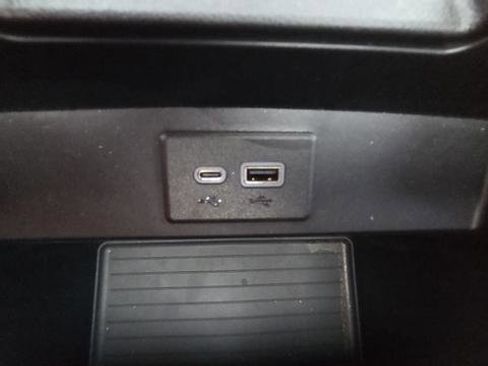 Used 2023 GMC Yukon AT4 image 34