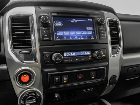 Used 2019 Nissan Titan PRO-4X AWD/4WD image 24