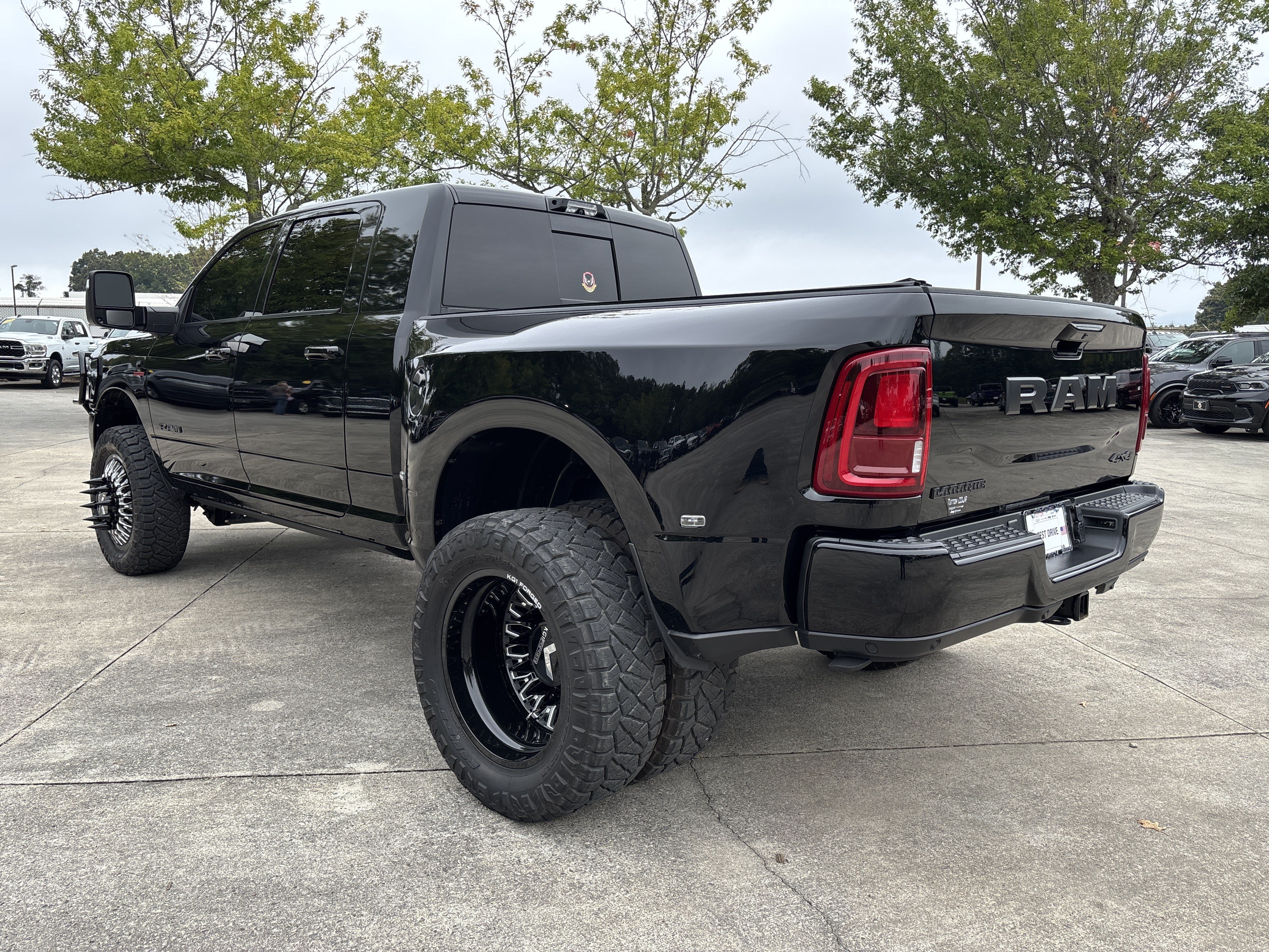 Used 2025 RAM 3500 Laramie w/ Night Edition AWD/4WD image 6