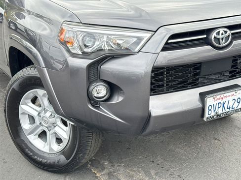 Used 2021 Toyota 4Runner SR5 AWD/4WD image 3