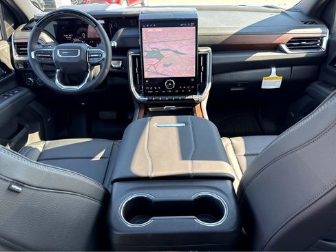 New 2026 GMC Yukon Denali w/ Denali Reserve Package AWD/4WD image 13