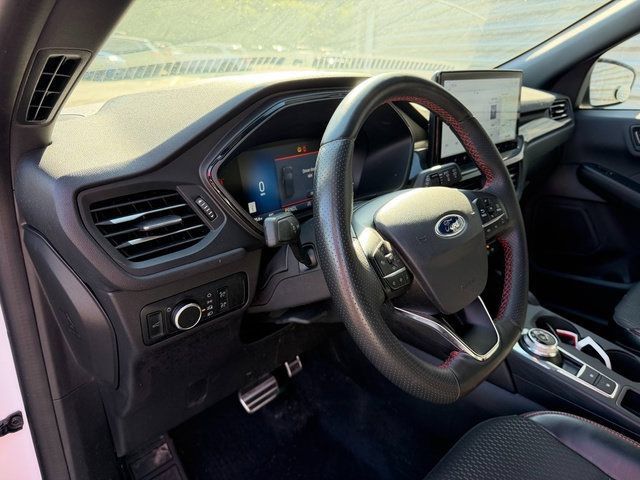 Used 2024 Ford Escape ST-Line w/ Tech Pack #1 AWD/4WD image 15