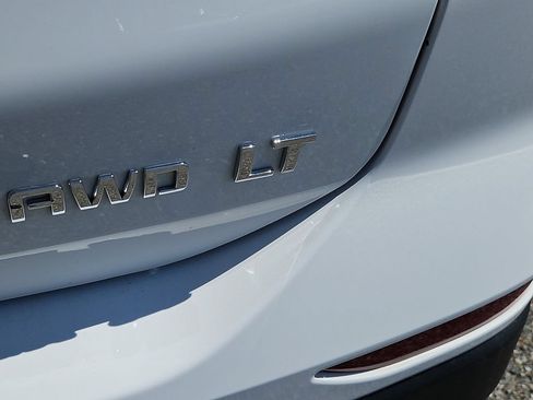 Certified 2024 Chevrolet Equinox LT AWD/4WD image 12