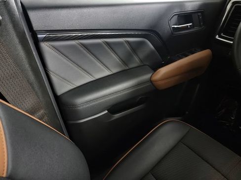 Used 2024 GMC Canyon AT4 w/ Canyon Safety Plus Package AWD/4WD image 30