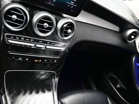Used 2022 Mercedes-Benz GLC 300 image 17