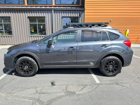 Used 2017 Subaru Crosstrek 2.0i Premium w/ Moonroof Package AWD/4WD image 2