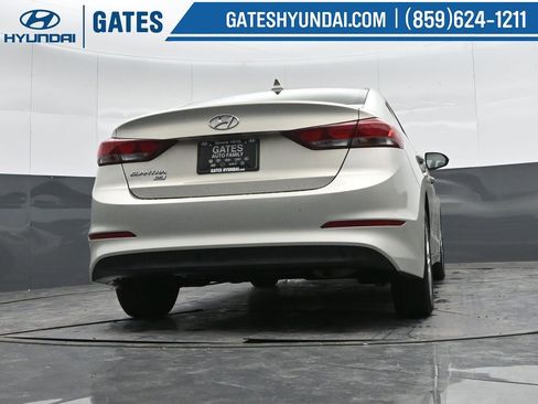 Used 2017 Hyundai Elantra SE w/ Cargo Package image 35