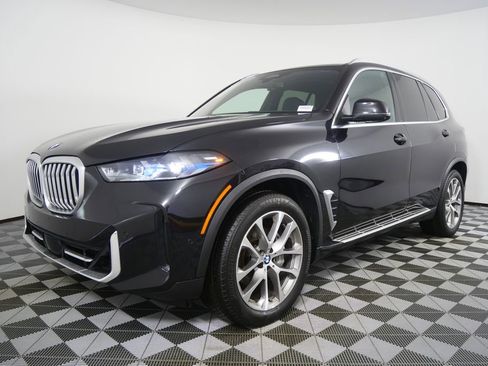 Used 2024 BMW X5 xDrive40i w/ Premium Package AWD/4WD image 7