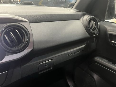 Used 2023 Toyota Tacoma TRD Off-Road image 23