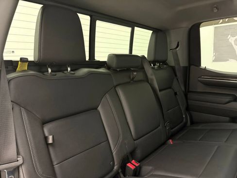 Used 2023 Chevrolet Silverado 1500 LTZ AWD/4WD image 46