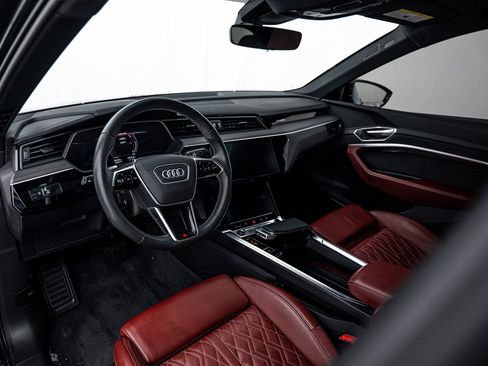 Certified 2023 Audi e-tron S Prestige w/ Prestige Package image 9