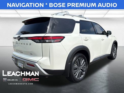 Used 2022 Nissan Pathfinder SL w/ SL Premium Package FWD image 3