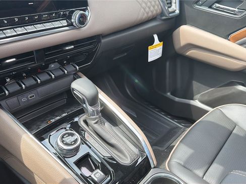 New 2026 GMC Canyon Denali w/ LPO, Denali Black Edition image 14