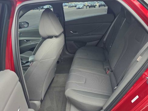 Used 2024 Hyundai Elantra SE FWD image 15
