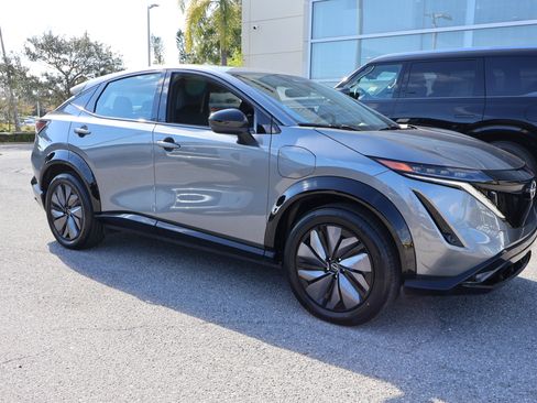 Used 2024 Nissan Ariya AWD image 11