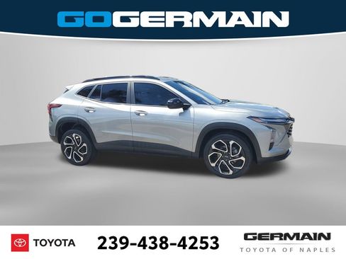 Used 2024 Chevrolet Trax RS w/ Sunroof Package FWD image 8