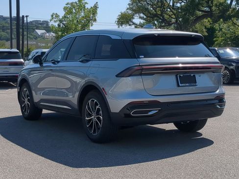 New 2025 Lincoln Nautilus Premier image 5