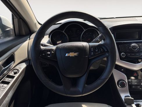 Used 2016 Chevrolet Cruze LT FWD image 12