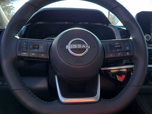 New 2025 Nissan Pathfinder SV image 20