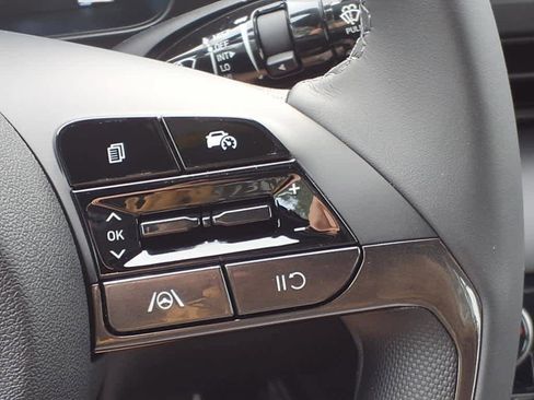 New 2025 Hyundai Elantra Sport image 15