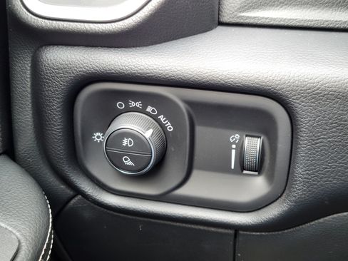 Used 2026 RAM 2500 Big Horn AWD/4WD image 9