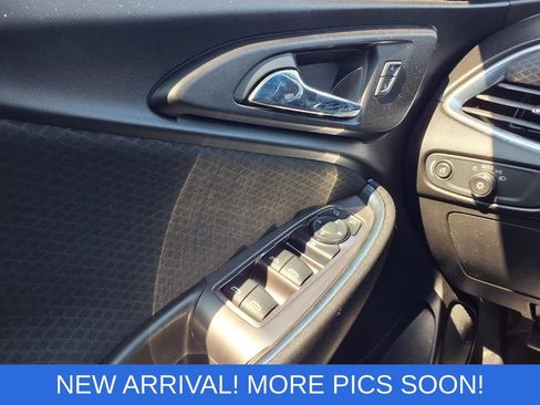 Used 2020 Chevrolet Malibu LT FWD image 18