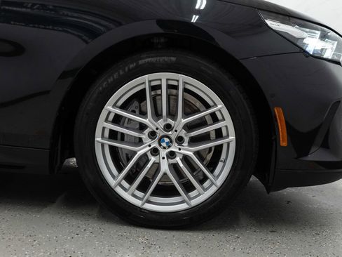Used 2025 BMW 540i xDrive image 42