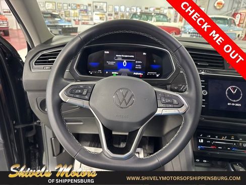 Used 2024 Volkswagen Tiguan SE image 16