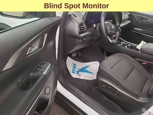 Used 2025 Chevrolet Traverse LT AWD/4WD image 5
