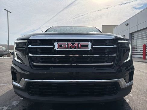 Used 2025 GMC Acadia Elevation image 2