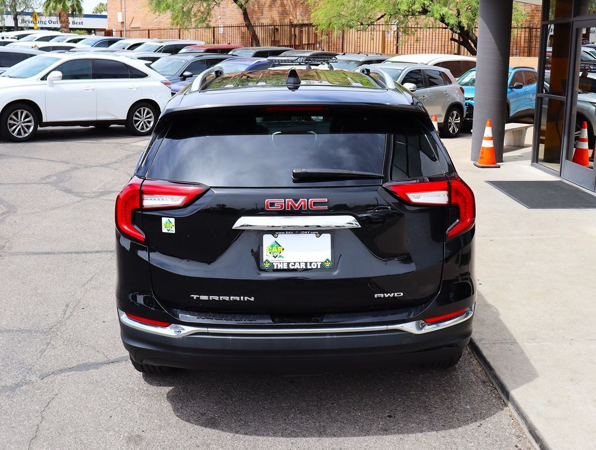 Used 2023 GMC Terrain SLT AWD/4WD image 10