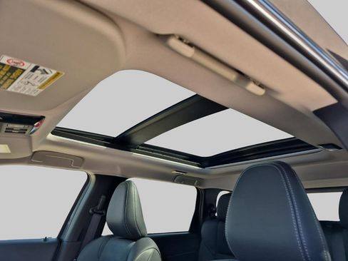 New 2025 Mitsubishi Outlander SE image 11