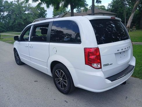 Used 2016 Dodge Grand Caravan SE FWD image 8