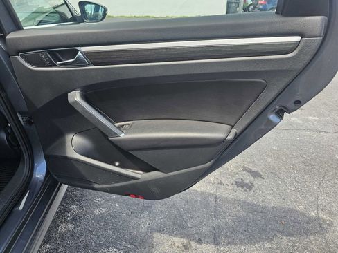 Used 2016 Volkswagen Passat 1.8T SE image 24