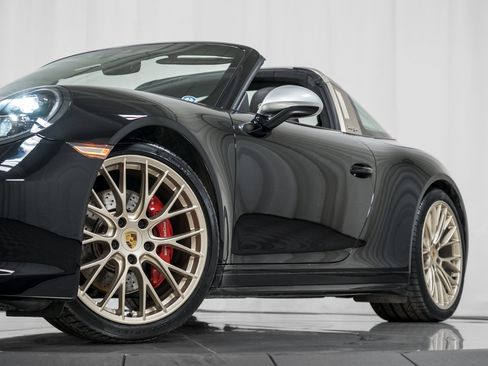 Certified 2019 Porsche 911 Targa 4 GTS image 41