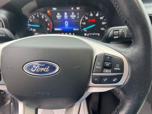 Used 2023 Ford Explorer XLT w/ Equipment Group 202A AWD/4WD image 29