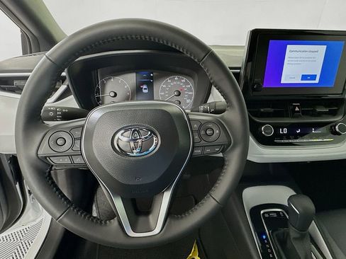 Used 2025 Toyota Corolla SE image 11
