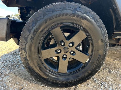 Used 2015 Jeep Wrangler Unlimited Sport w/ Quick Order Package 24S image 27