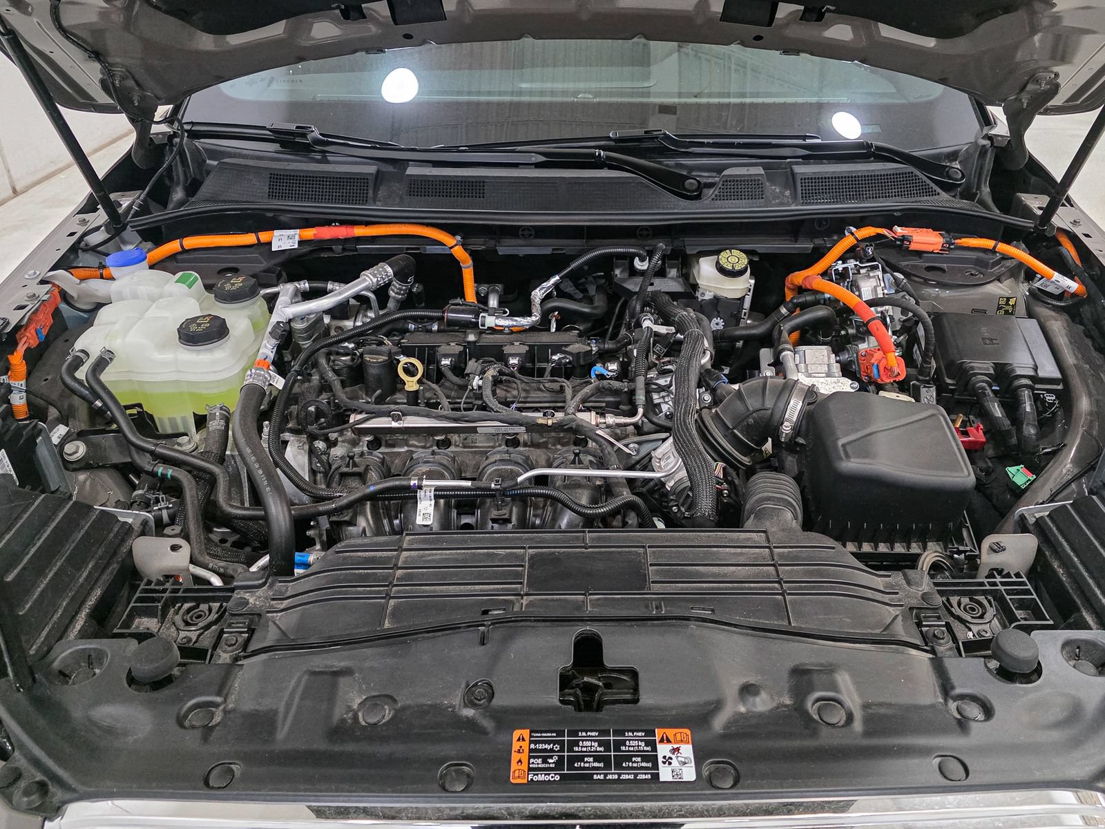 New 2025 Lincoln Corsair Grand Touring AWD/4WD image 16