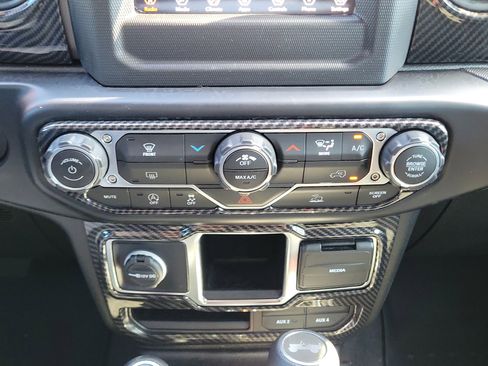 Used 2022 Jeep Wrangler Sport AWD/4WD image 27